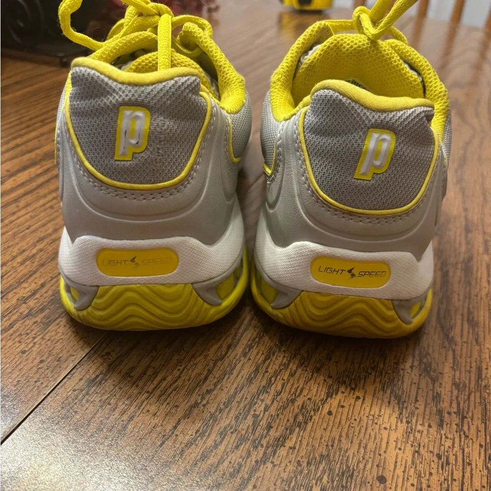 Women’s Prince tennis shoes 9.5 - Picture 5 of 7